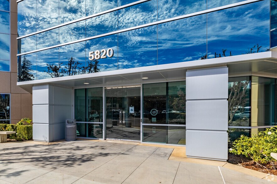 More Photos Of 21271 Burbank Blvd, Woodland Hills Unknown For Sale