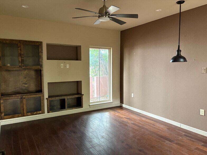 More Photos Of 146 Babcock Rd, San Antonio Office For Sale