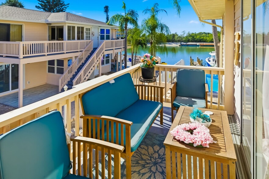 More Photos Of 9022 Midnight Pass Rd, Sarasota Apartments For Sale