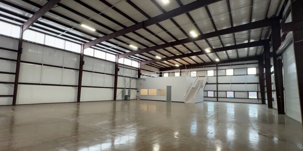 More Photos Of 11755 W Little York Rd, Houston Unknown For Lease
