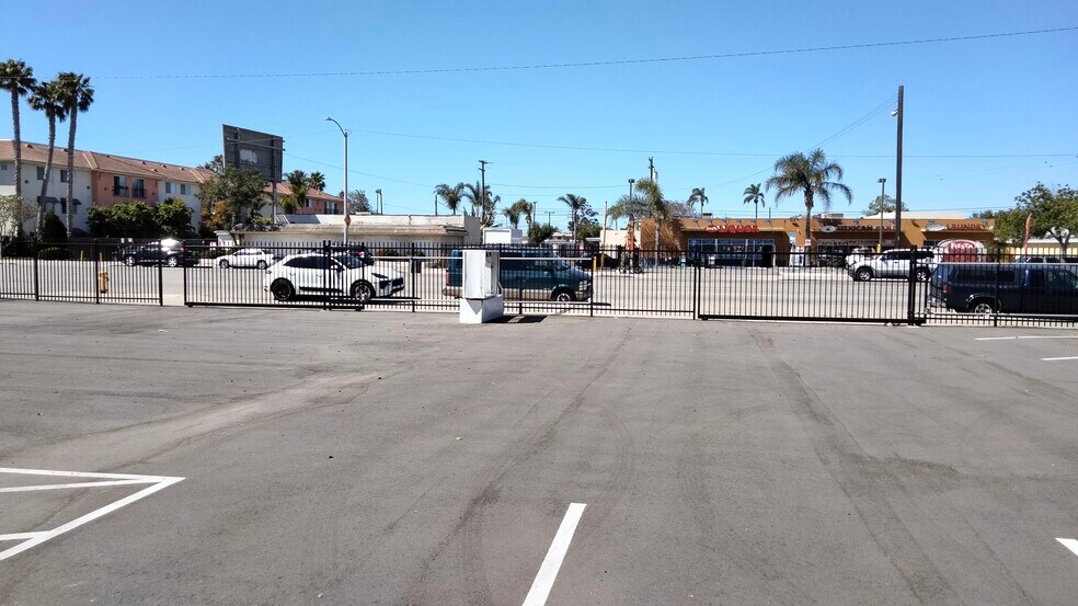 More Photos Of 1660 S Oxnard Blvd, Oxnard Warehouse For Sale