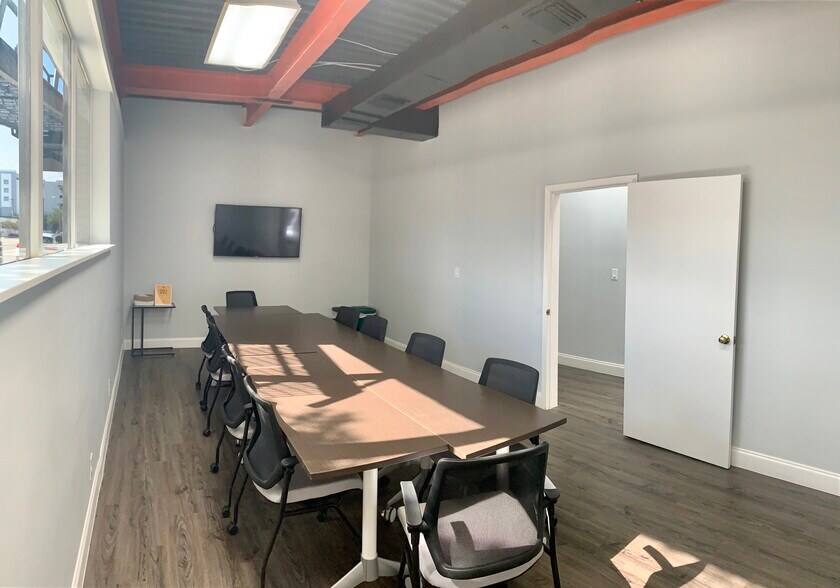 More Photos Of 609 E Jackson St, Tampa Office For Lease