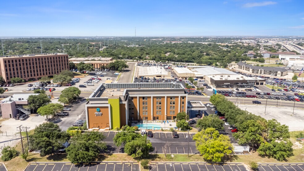 More Photos Of 4803 Manitou Dr, San Antonio Hotel For Sale