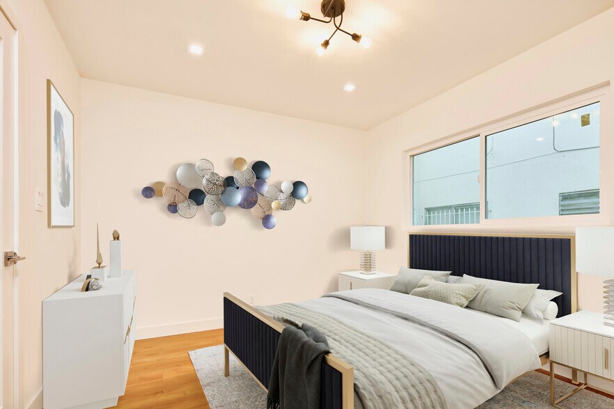More Photos Of 1047 N Sierra Bonita Ave, West Hollywood Apartments For Sale