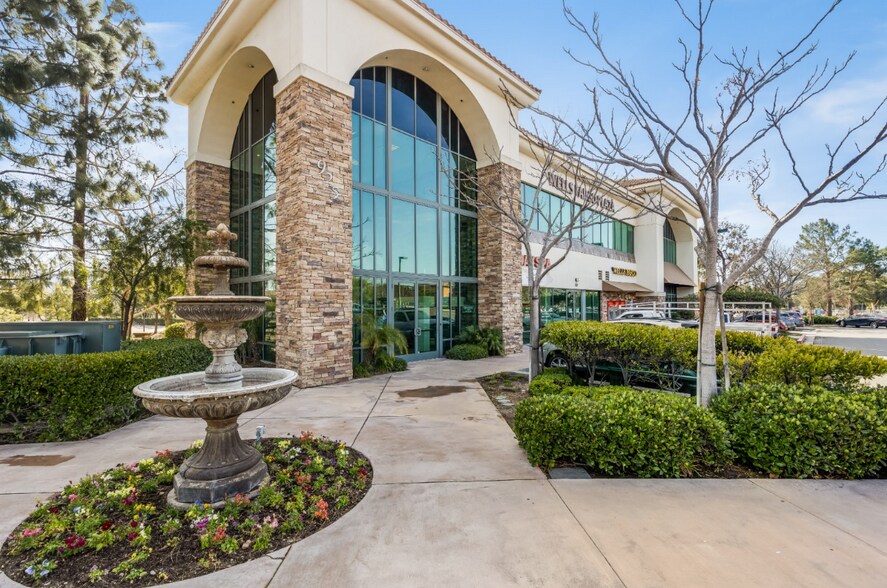 More Photos Of 925 Broadbeck Dr, Thousand Oaks Office For Lease