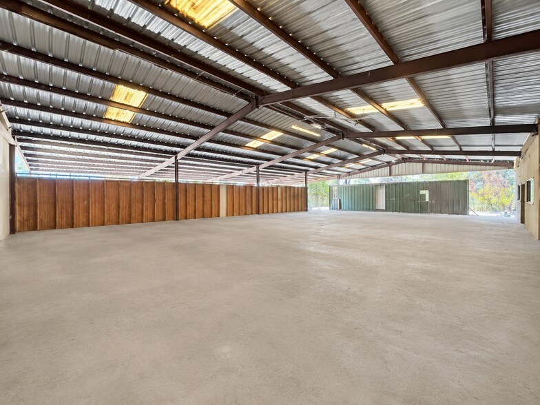 More Photos Of 8635 E Mt Houston Rd, Houston Warehouse For Lease