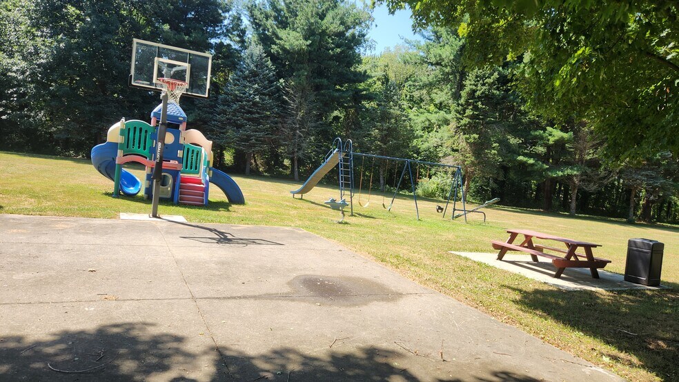 More Photos Of 11390 Cross Station Rd, Girard Manufactured Housing Mobile Home Park For Sale