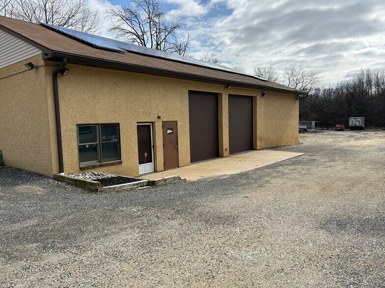 More Photos Of 142 Blackwood Barnsboro Rd, Sewell Flex For Lease