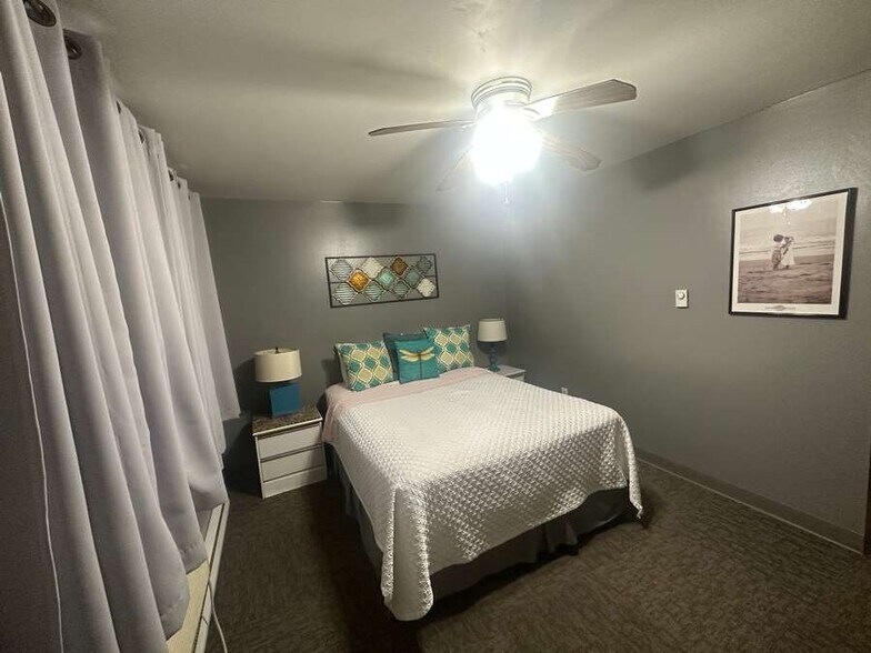 More Photos Of 810 E US Hwy 275, Ewing Hotel For Sale