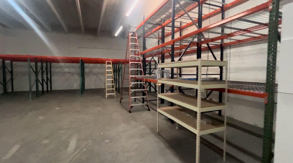 More Photos Of 13740 NW 19th Ave, Opa Locka Warehouse For Lease