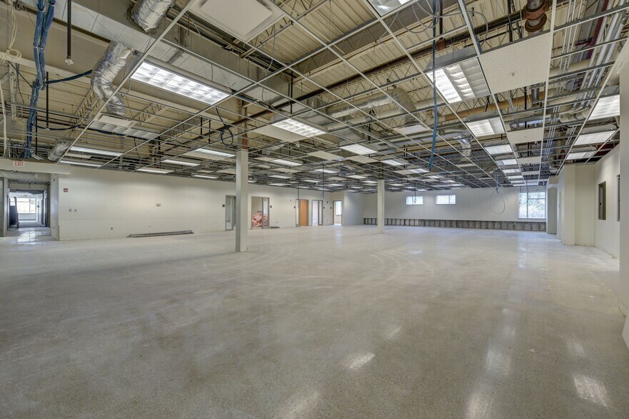 More Photos Of 1320 Taylor St, Elyria Warehouse For Lease