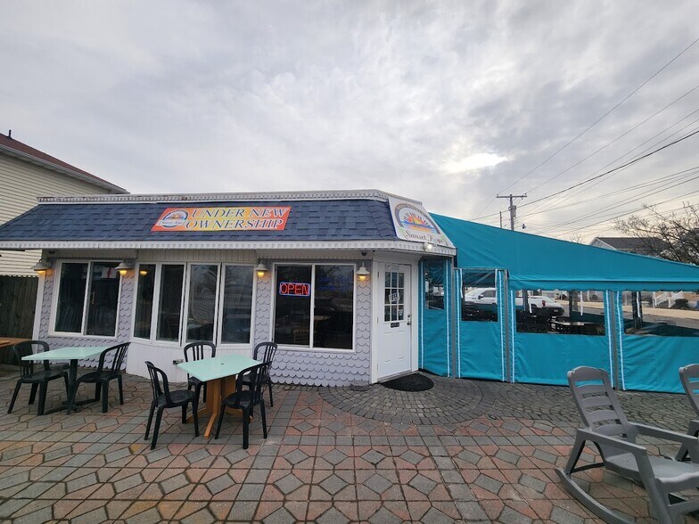 More Photos Of 607 Bay Blvd, Lavallette Restaurant For Sale