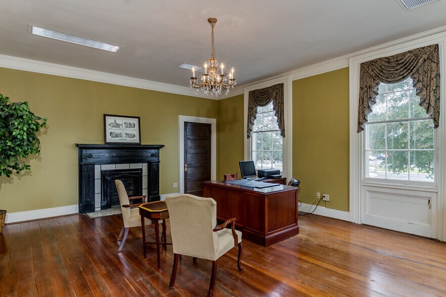 More Photos Of 2606 8th St, Tuscaloosa Office Residential For Sale