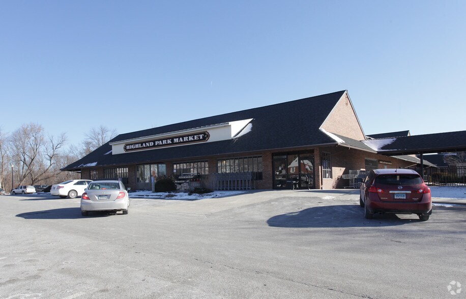 More Photos Of 66-68 Bridge St, Suffield Unknown For Lease