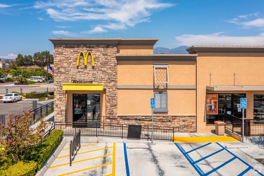 More Photos Of 27678-27766 Santa Margarita Pky, Mission Viejo Unknown For Lease