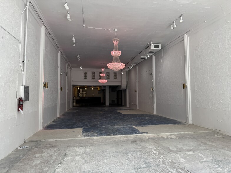 More Photos Of 1929 Hollywood Blvd, Hollywood Storefront For Lease