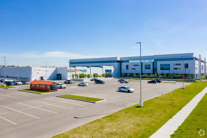 More Photos Of 9390 Woodbine Ave, Markham Storefront For Lease