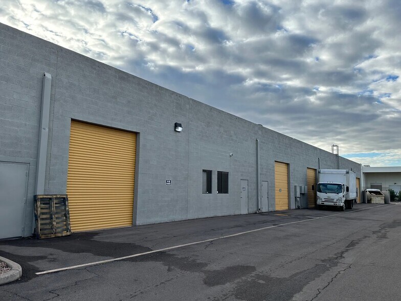 More Photos Of 2740 S Hardy Dr, Tempe Warehouse For Lease