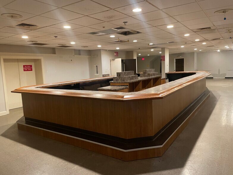 More Photos Of 11 W King St, Littlestown Storefront Retail Office For Sale