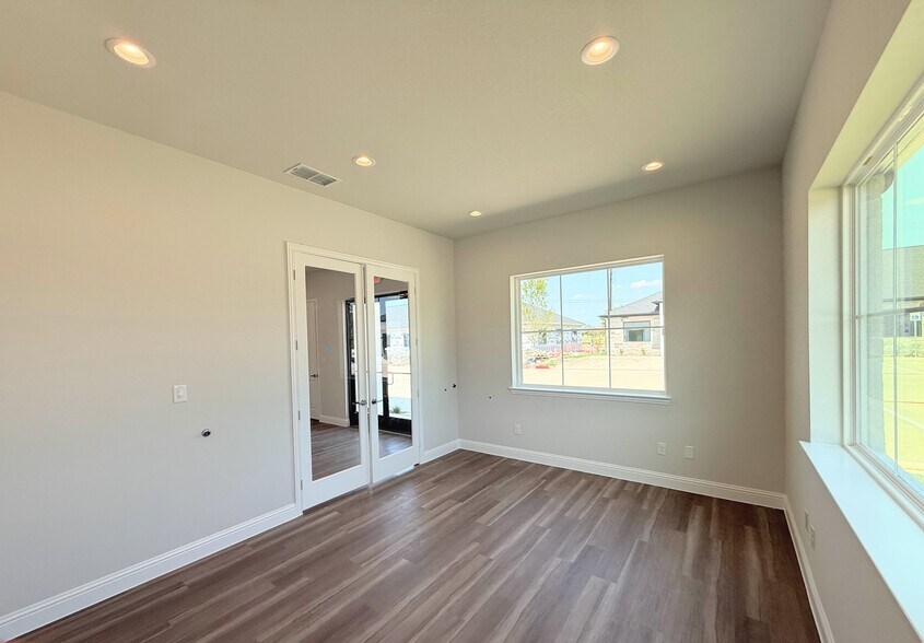 More Photos Of 6000 Alma Rd, McKinney Office For Sale