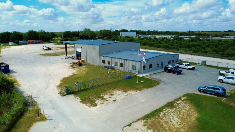 More Photos Of 901 W State Highway 72, Kenedy Industrial For Lease