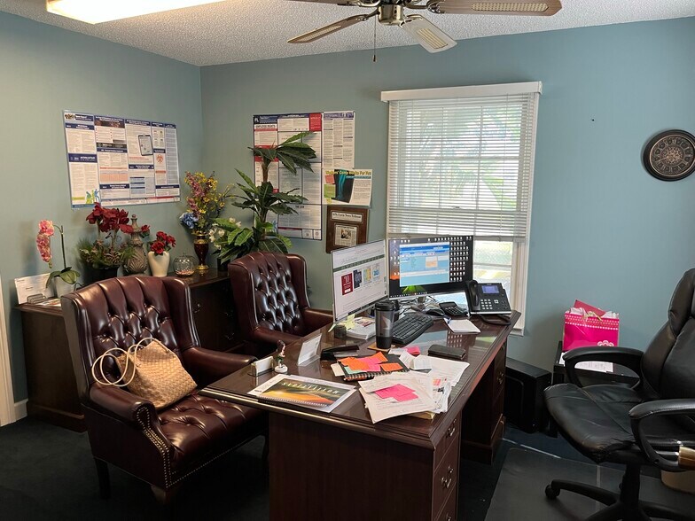 More Photos Of 1514 SE Port St Lucie Blvd, Port Saint Lucie Office Residential For Sale