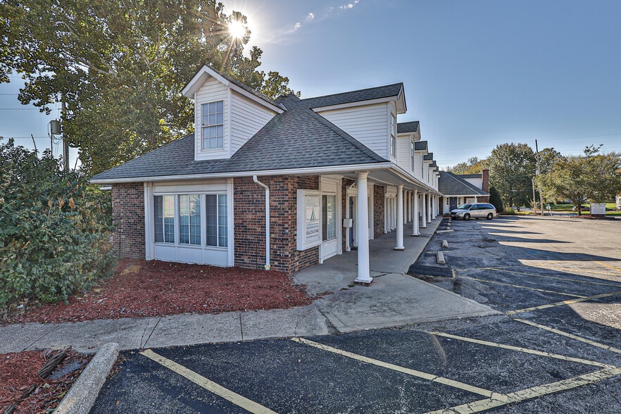 More Photos Of 13013 Fuller Ave, Grandview Office For Sale