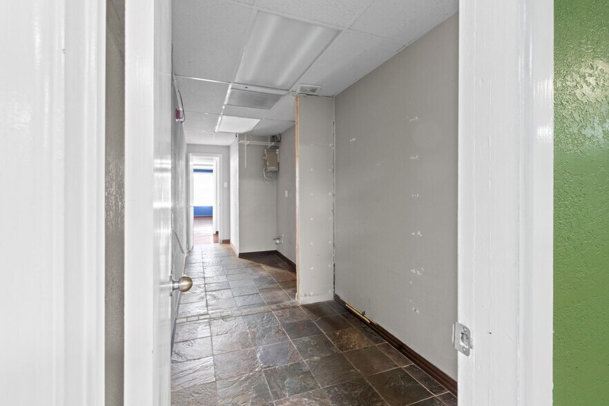 More Photos Of 5620 Rowlett Rd, Rowlett General Retail For Sale