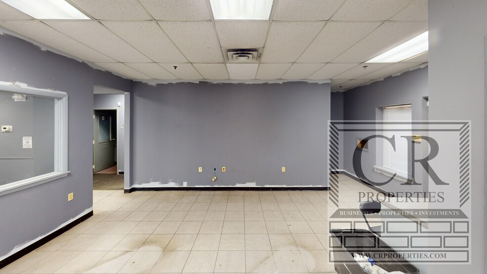 More Photos Of 2934 US Route 9W, New Windsor Township Auto Dealership For Sale