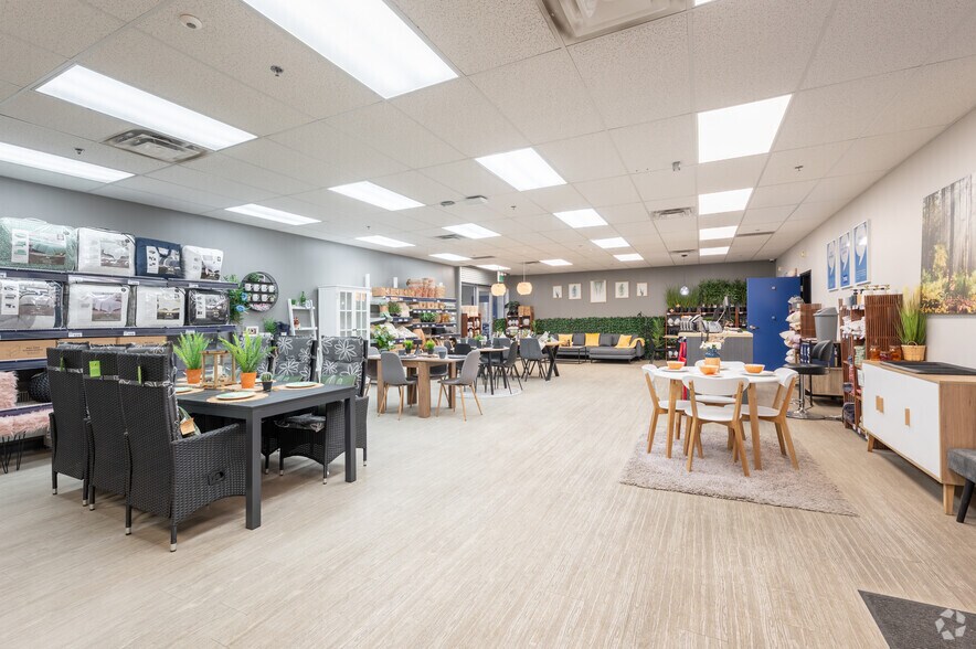 More Photos Of 6757 Northwest Dr, Mississauga Distribution For Lease