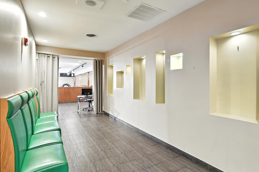 More Photos Of 48 Russell St, Hadley Restaurant For Lease