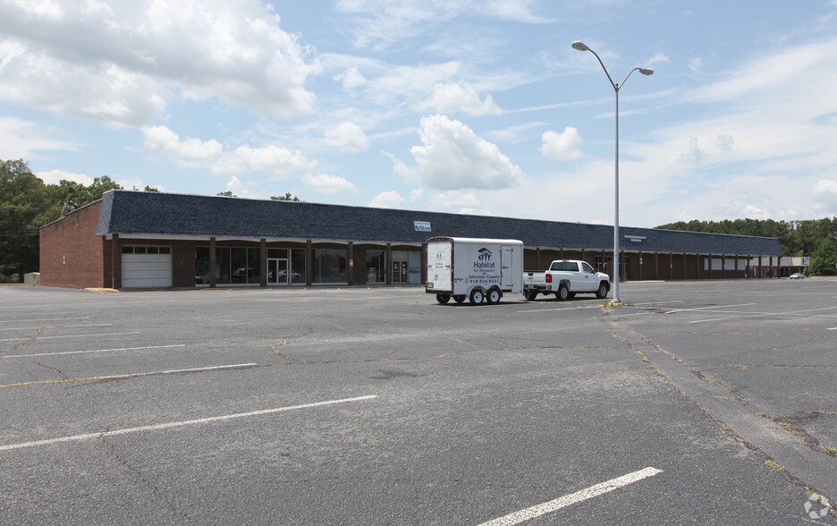 Primary Photo Of 1403 S Pollock St, Smithfield Unknown For Lease
