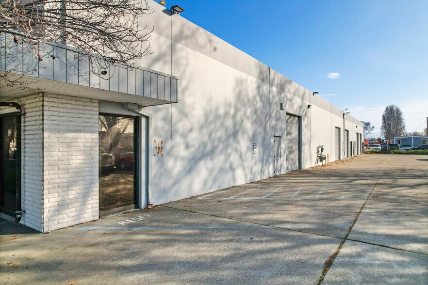 More Photos Of 23978 Connecticut St, Hayward Warehouse For Sale