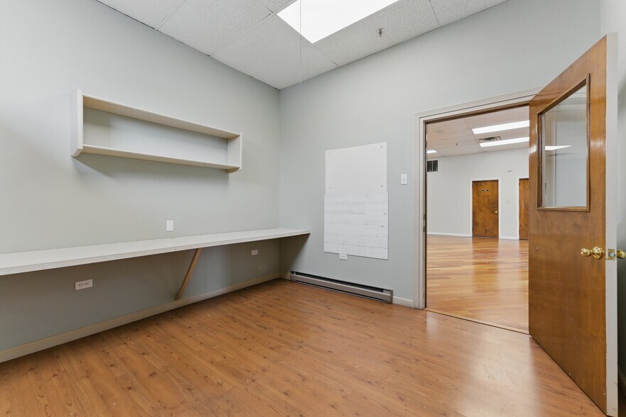 More Photos Of 16 Commercial Ave, Albany Warehouse For Sale