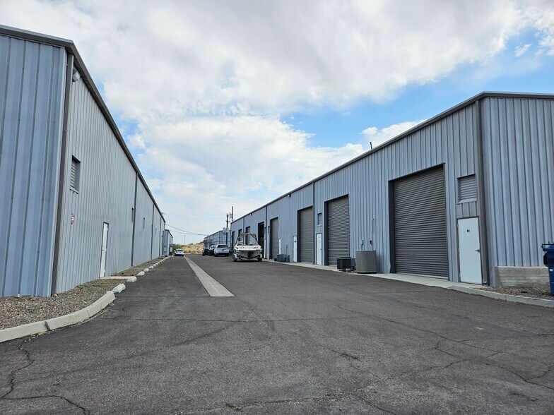 More Photos Of 4081 S Arcadia Ln, Fort Mohave Warehouse For Lease