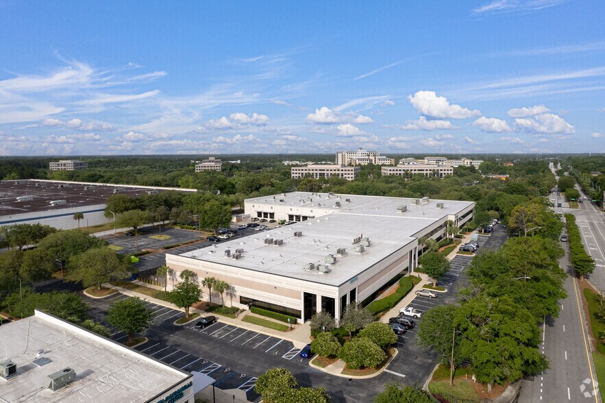 More Photos Of 12735 Gran Bay Pky W, Jacksonville Light Distribution For Lease