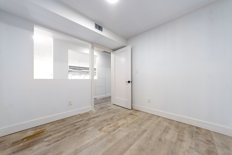 More Photos Of 7317 Beach Channel Dr, Arverne General Retail For Lease