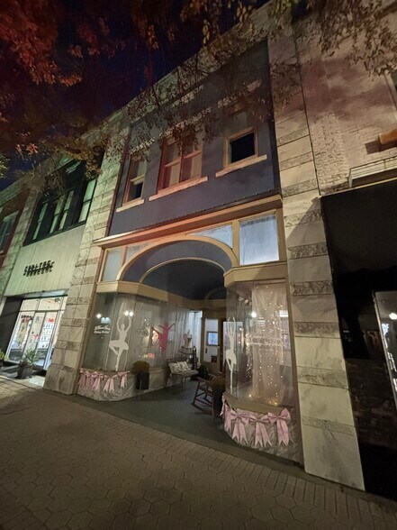 More Photos Of 114 N Patterson, Valdosta Storefront Retail Office For Sale