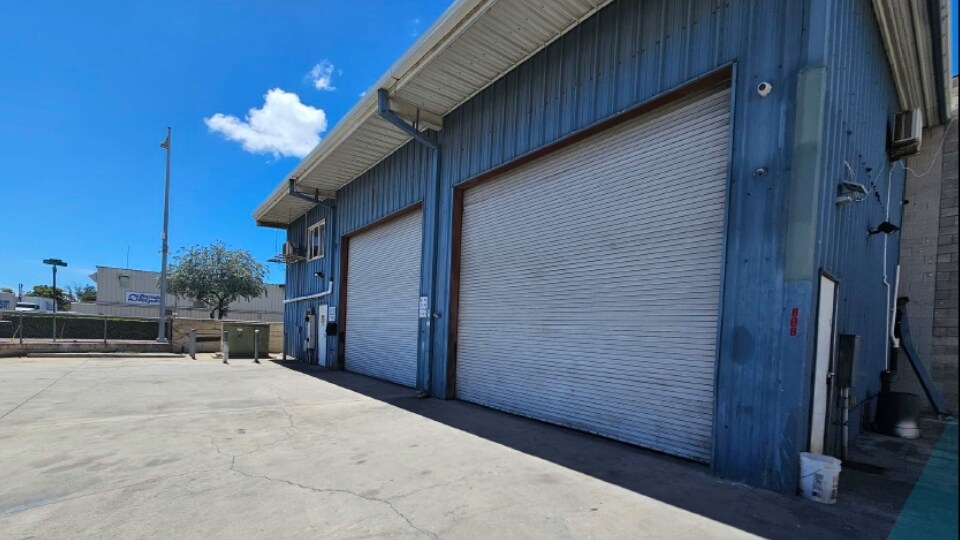 More Photos Of 1008 Ulupono St, Honolulu Warehouse For Lease