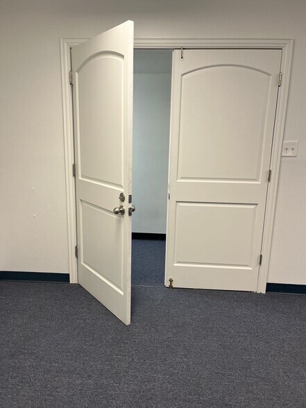 More Photos Of 6401-6405 E 72nd Ave, Commerce City Office For Lease