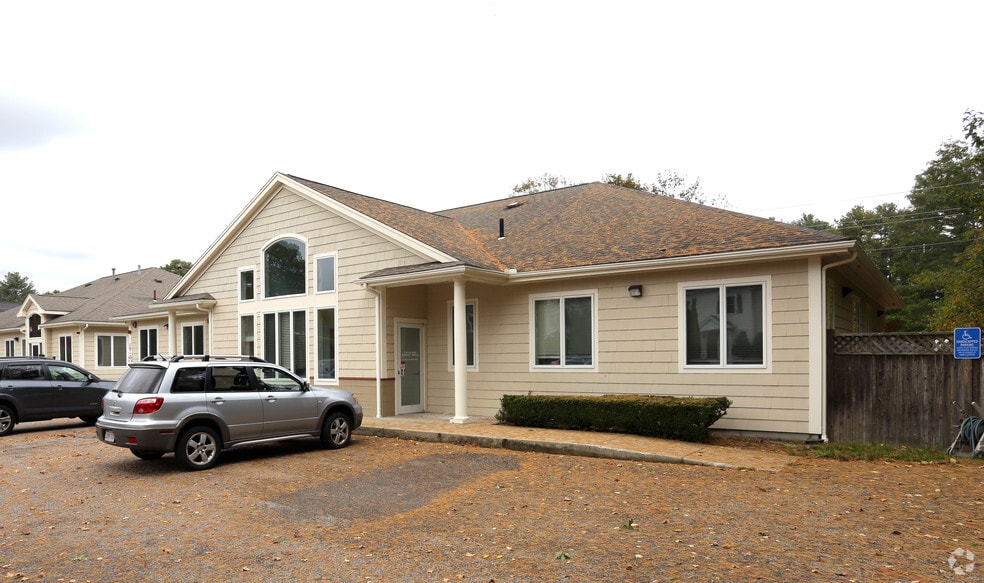 More Photos Of 108 W Main St, Norton Medical For Lease