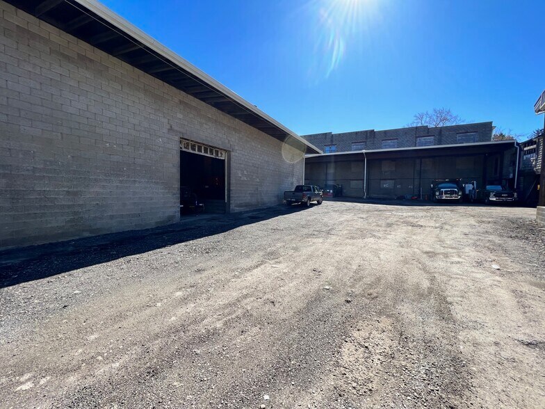 Primary Photo Of 77 Noble Ave, Crafton Industrial For Lease