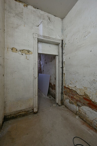 More Photos Of 1913 Central Ave, Cincinnati Office Residential For Sale