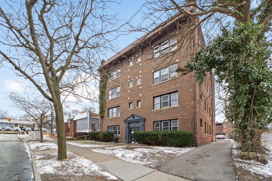 More Photos Of 1690 Eddington Rd, Cleveland Heights Apartments For Sale