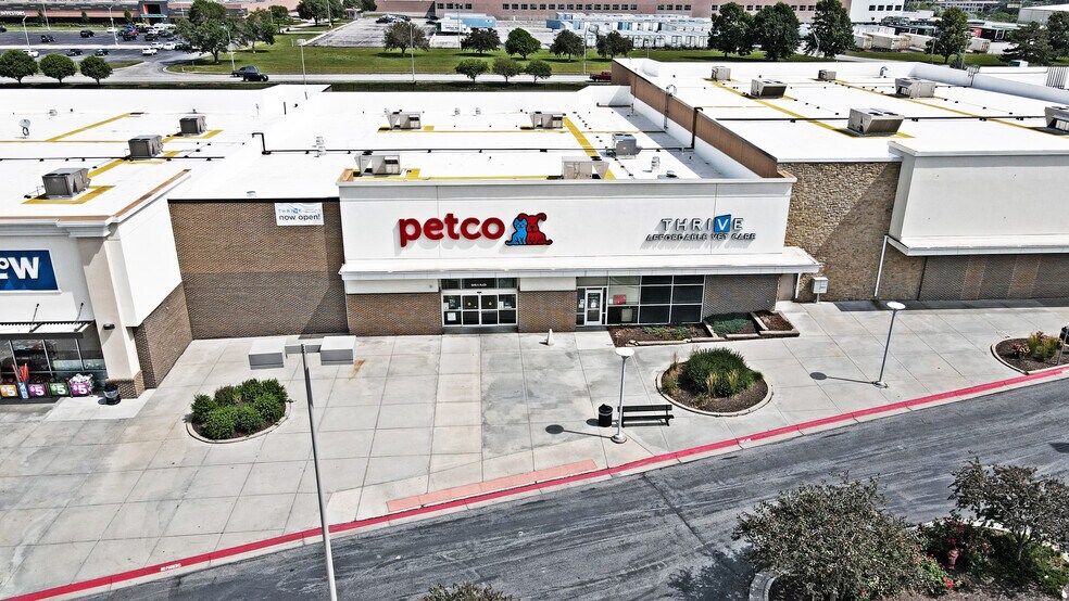 More Photos Of L St @ 120th st, Omaha Unknown For Lease