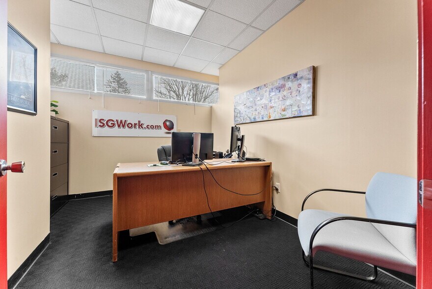 More Photos Of 940 Beaver Grade Rd, Coraopolis Office Residential For Sale