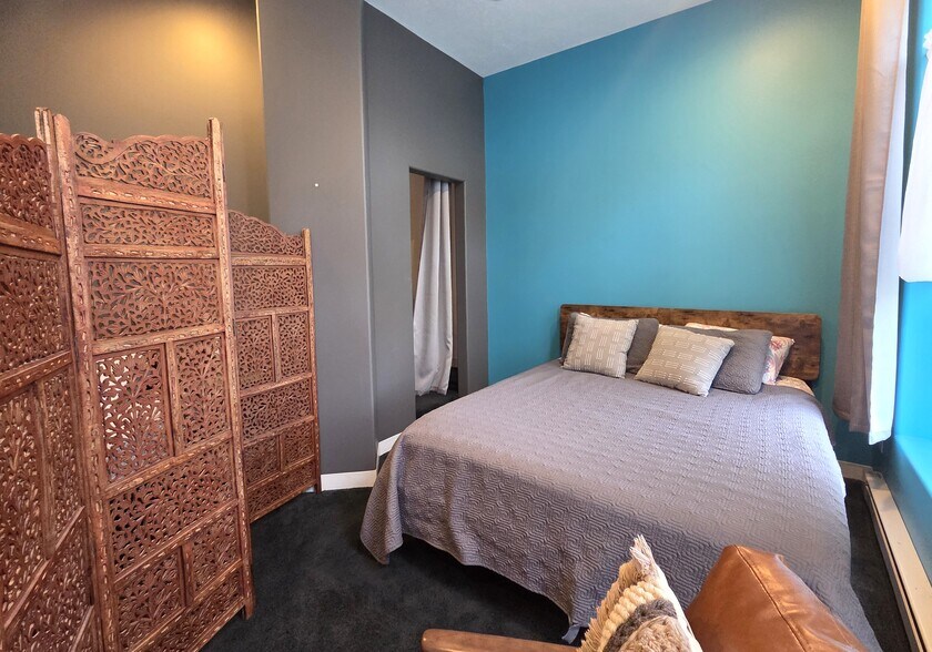 More Photos Of 14 E 3rd St, Jamestown Flex For Sale