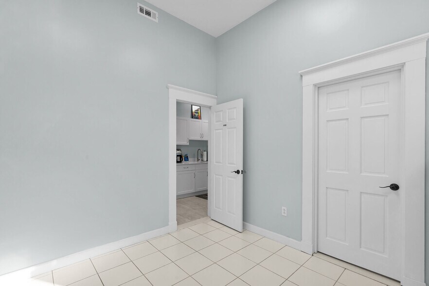 More Photos Of 88101 Old Hwy, Islamorada Office For Sale