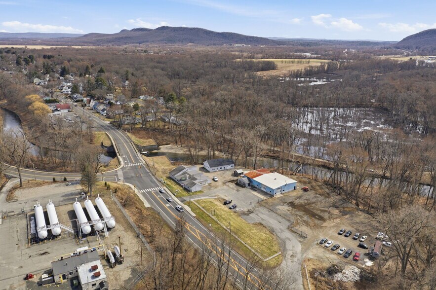 More Photos Of 14 Easthampton Rd, Northampton Warehouse For Lease