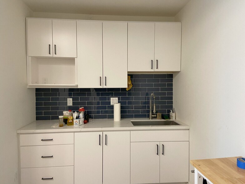 More Photos Of 1122-1126 Clement St, San Francisco Storefront Retail Office For Lease